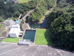 小河内ダム・展望塔から下を見下ろす
