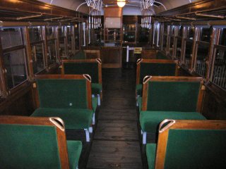 鉄道博物館古い客車.jpg