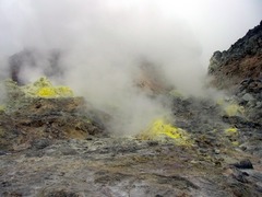 硫黄山・噴出口4.jpg