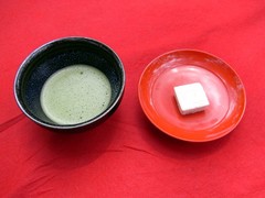 金閣寺・抹茶と菓子.jpg