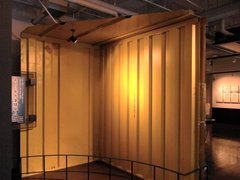 横浜税関展示室・コンテナ模型1.jpg