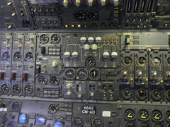 ボーイング747-400/航空機関士席パネル.jpg