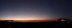 夜明け前の江ノ島海岸.jpg