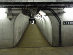 竜飛海底駅・誘導路から見た連絡誘導路.jpg