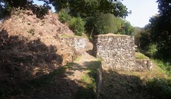 金山城・物見台下虎口.jpg